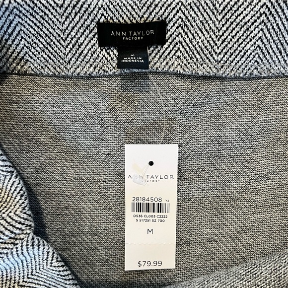 Ann Taylor Factory | Pencil skirt NWT - Picture 2 of 3
